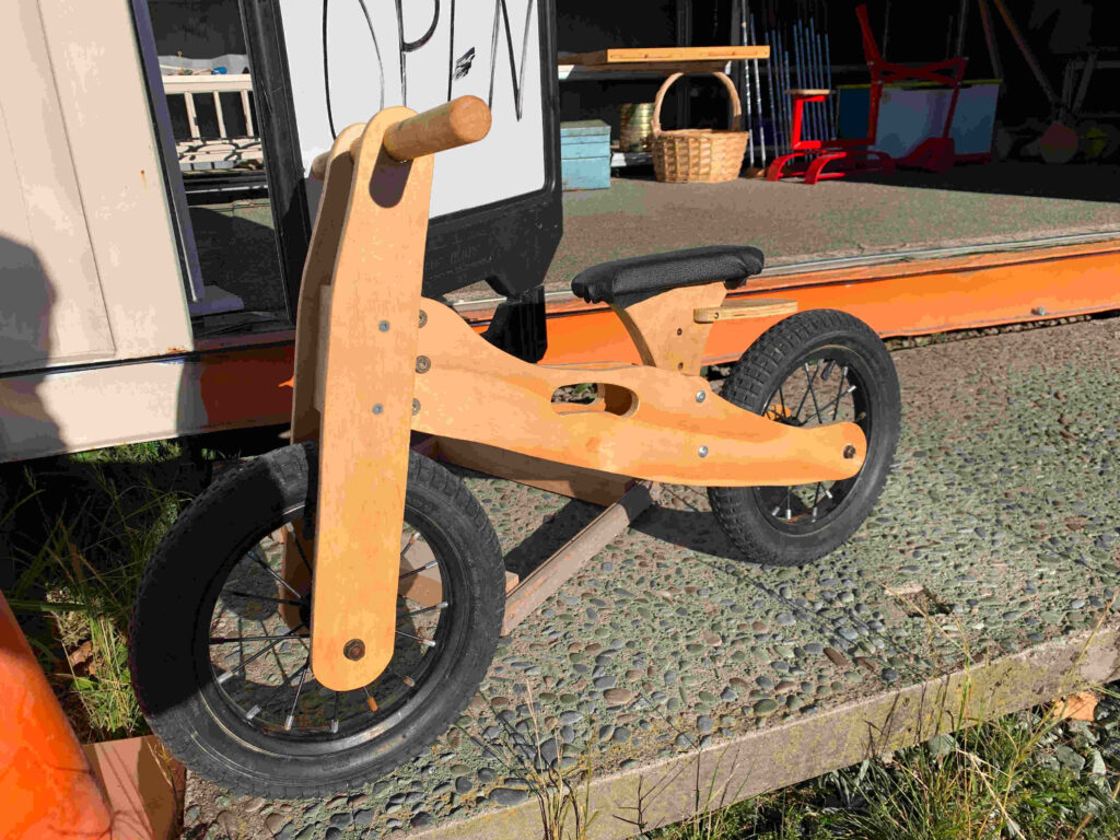 Scooter child wooden